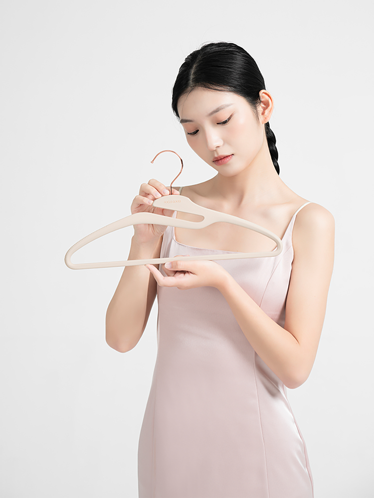 小领口衣架